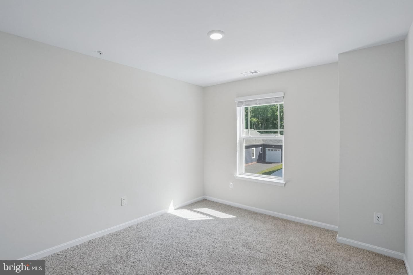 102 Flying Cloud Drive photo 30