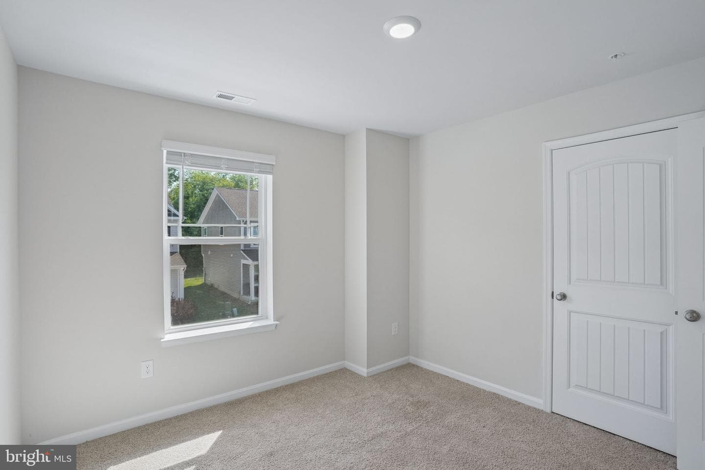 102 Flying Cloud Drive photo 31