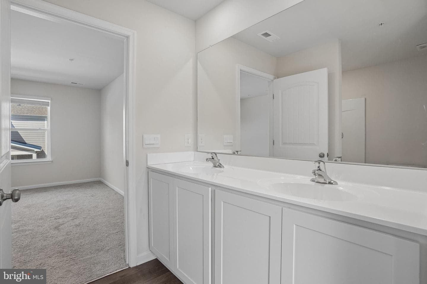 102 Flying Cloud Drive photo 41