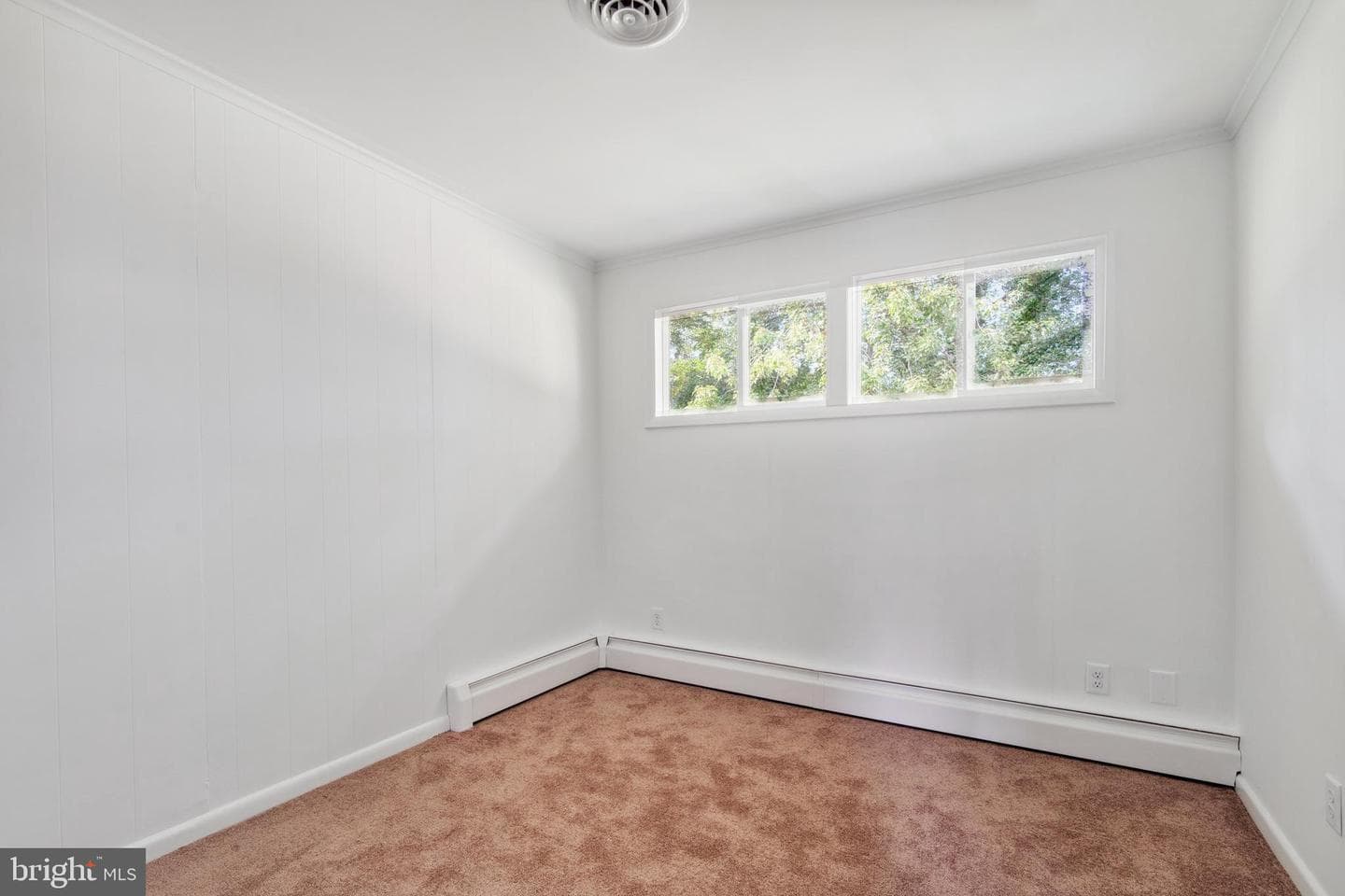 21424 Catholic Avenue photo 10