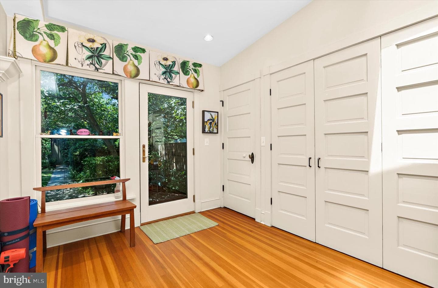 210 N Queen Street photo 11