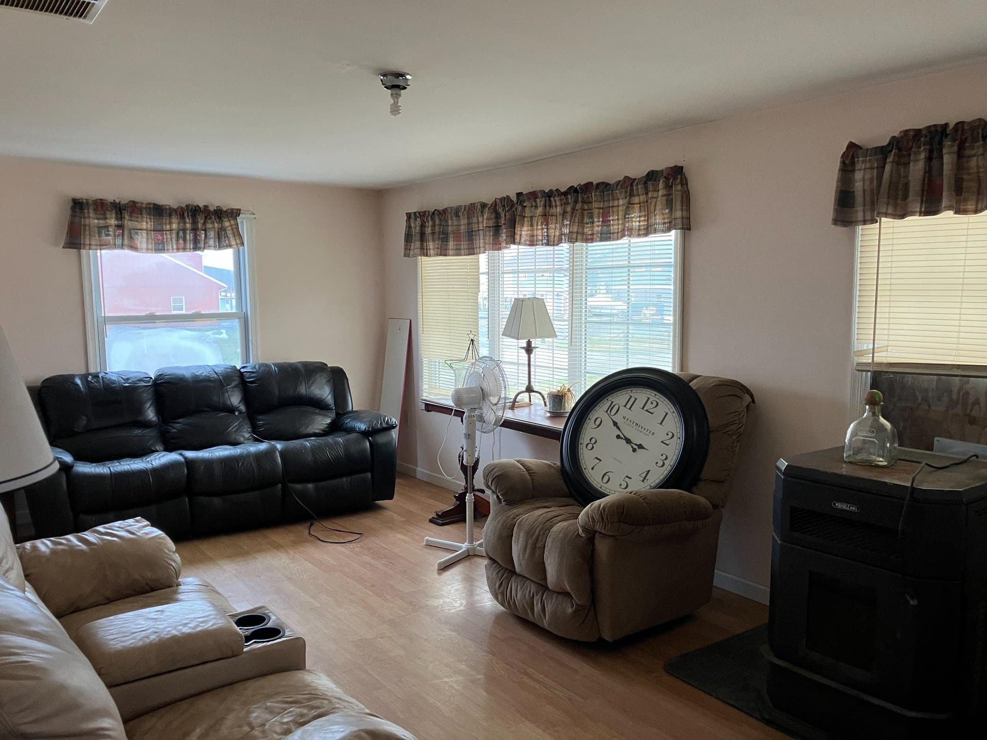 5666 Walnut Street photo 6