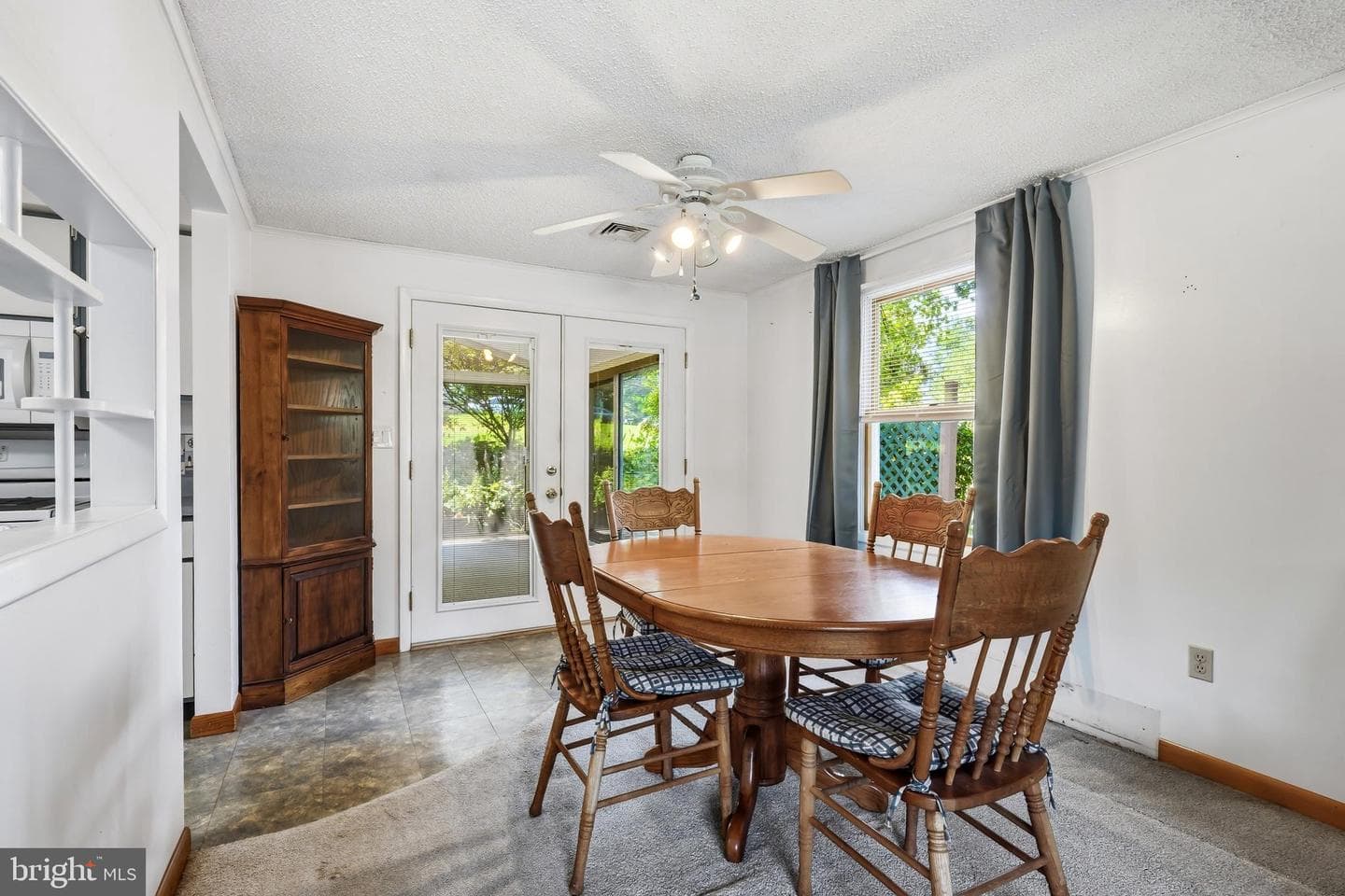 200 Manor Avenue photo 11