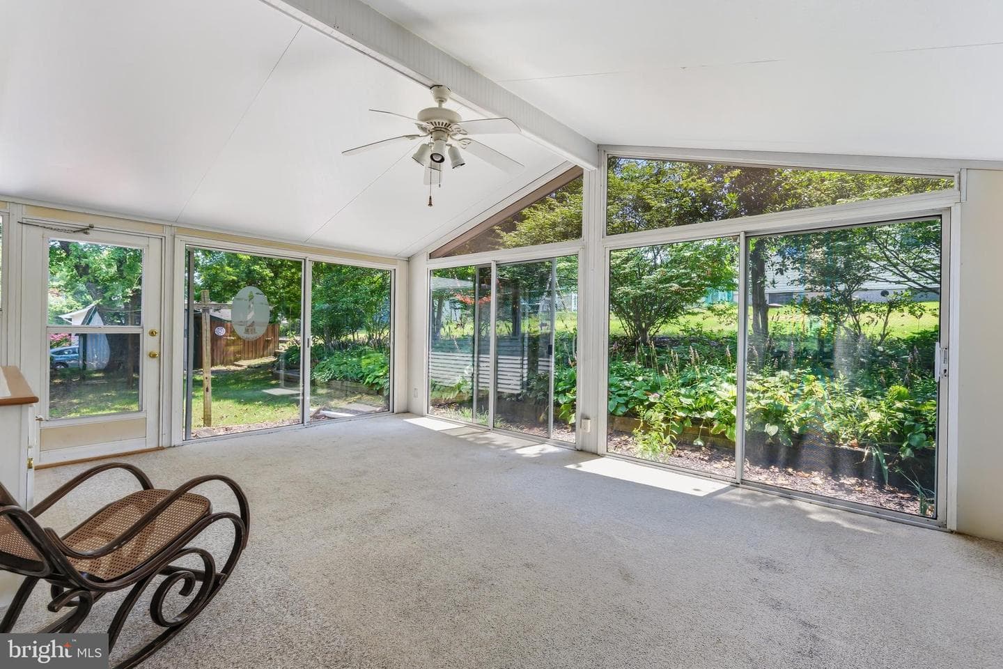 200 Manor Avenue photo 16