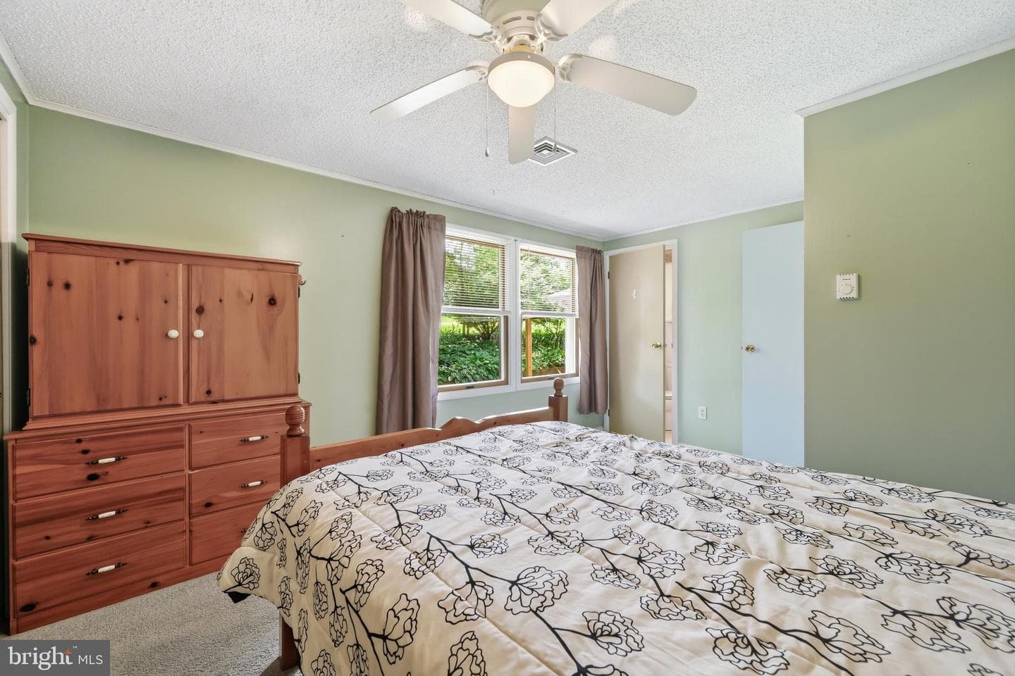 200 Manor Avenue photo 22