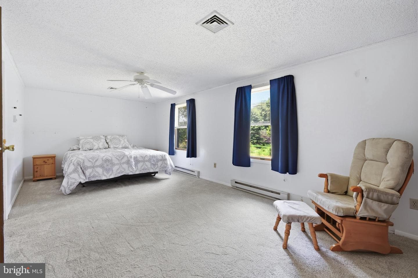 200 Manor Avenue photo 24