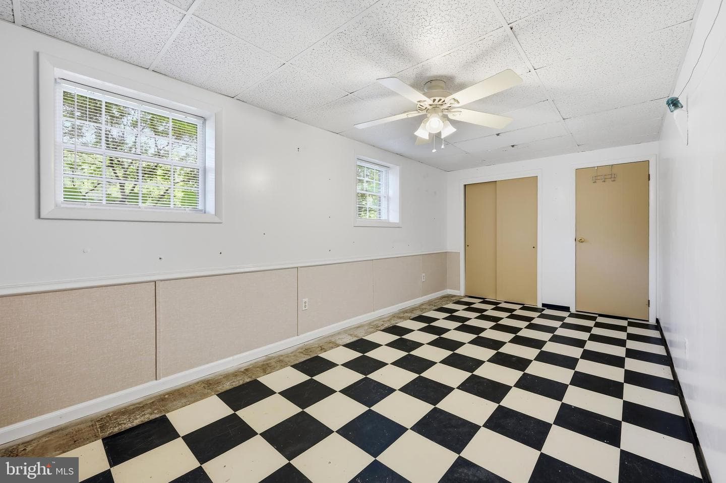 200 Manor Avenue photo 28