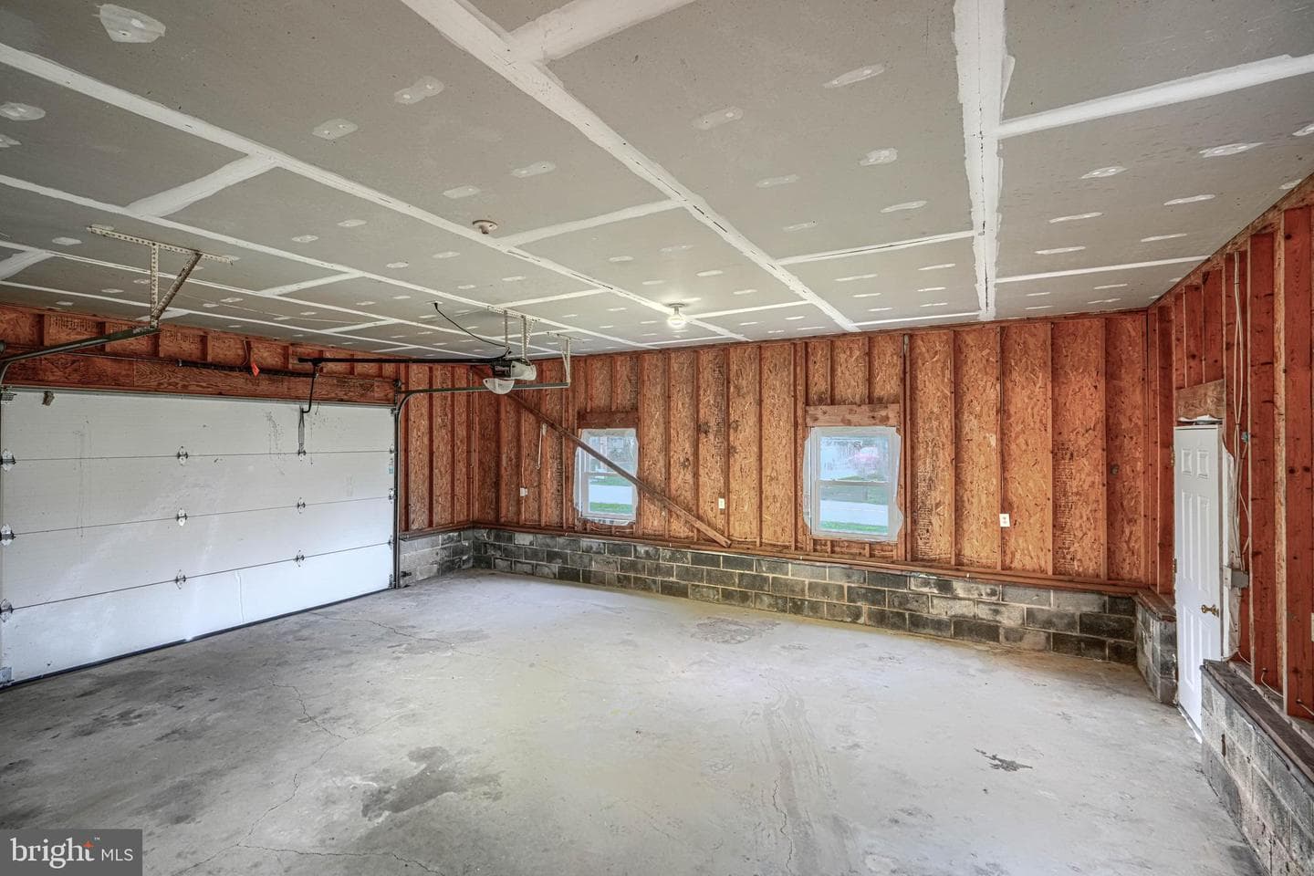5925 Williams Street photo 10