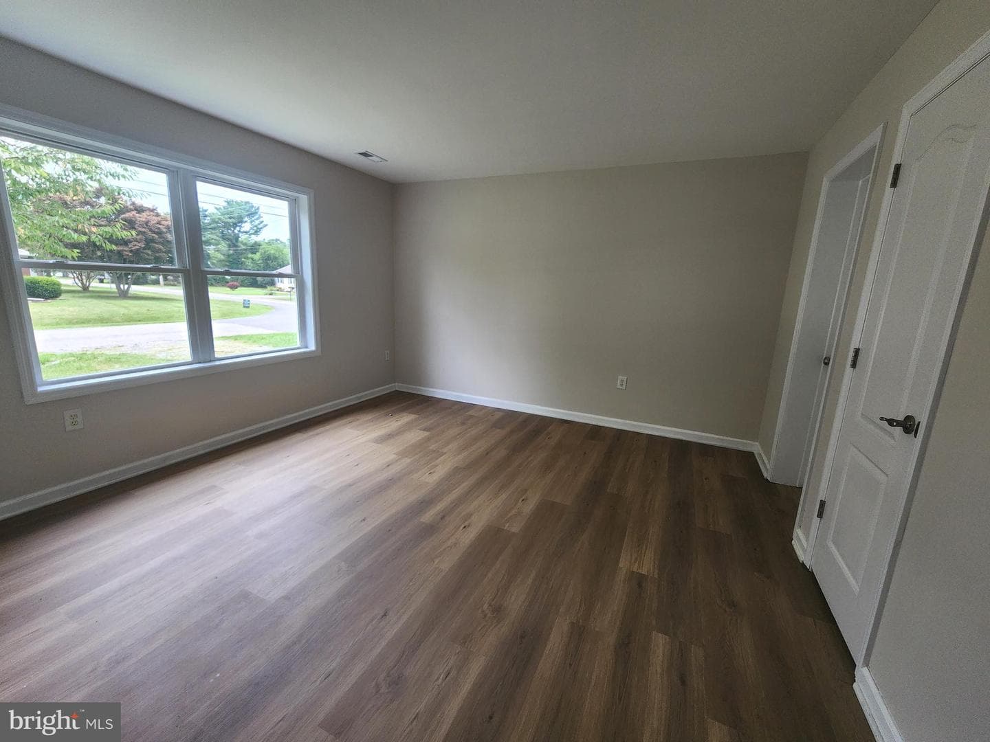 5925 Williams Street photo 15