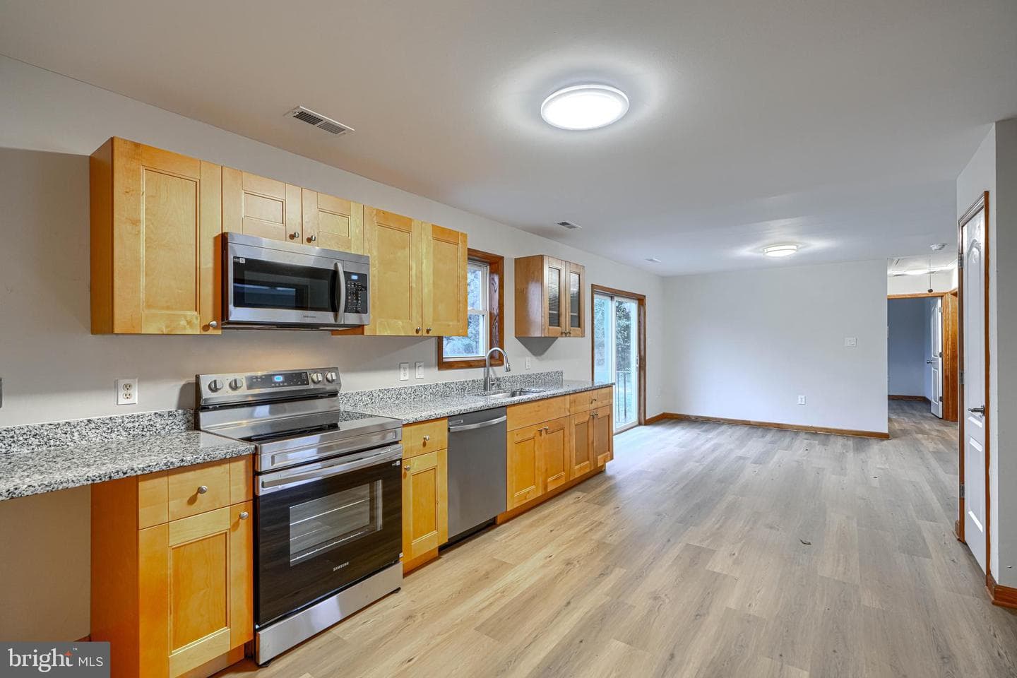 5925 Williams Street photo 20