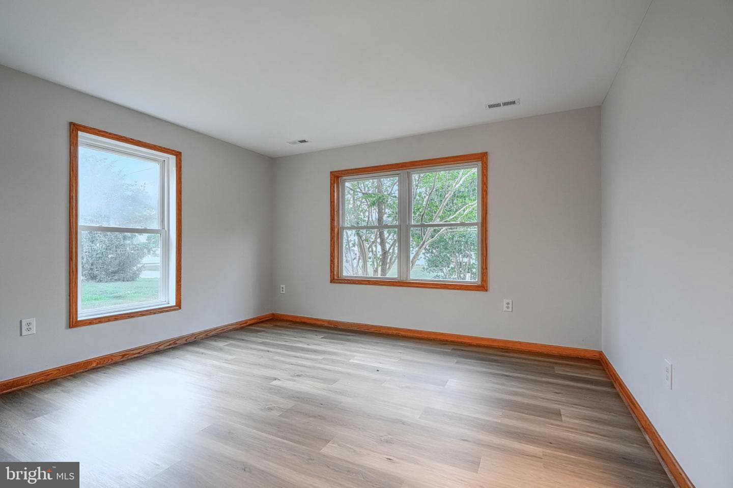 5925 Williams Street photo 30
