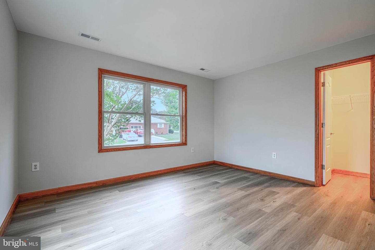 5925 Williams Street photo 33