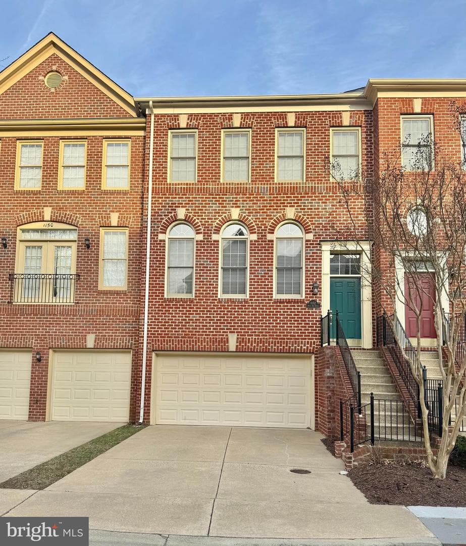 1152 Regal Oak Drive photo 1