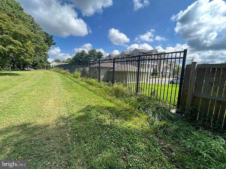 13733 Notley Road photo 1