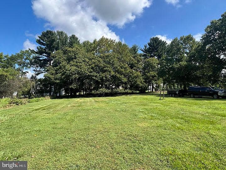 13727 Notley Road photo 2