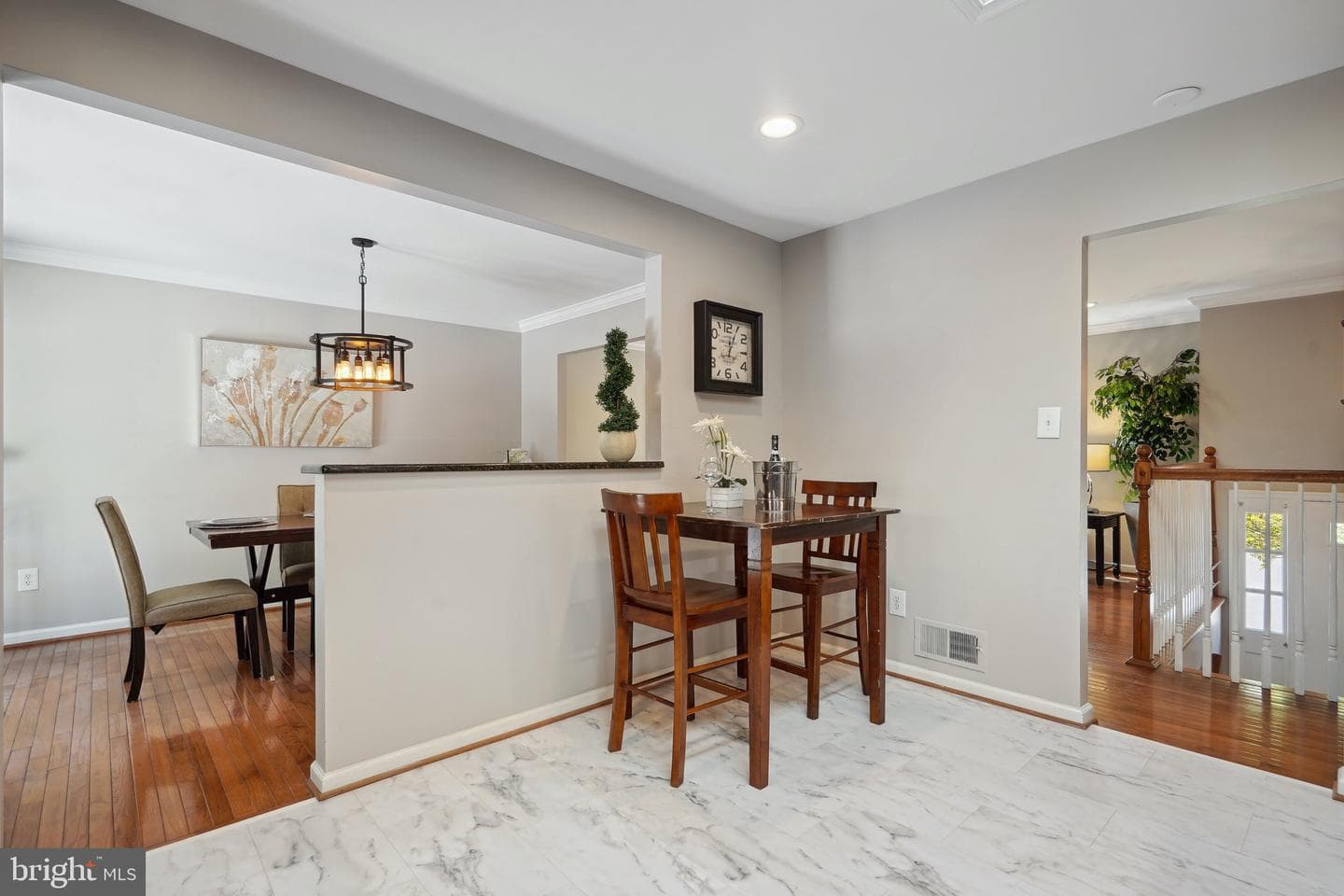 2412 Glenmore Terrace photo 11