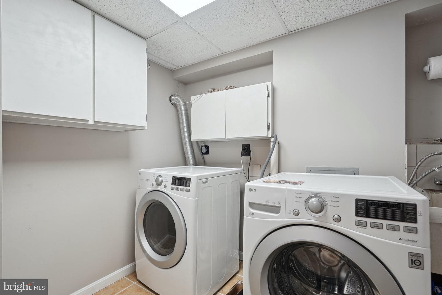 2412 Glenmore Terrace photo 26