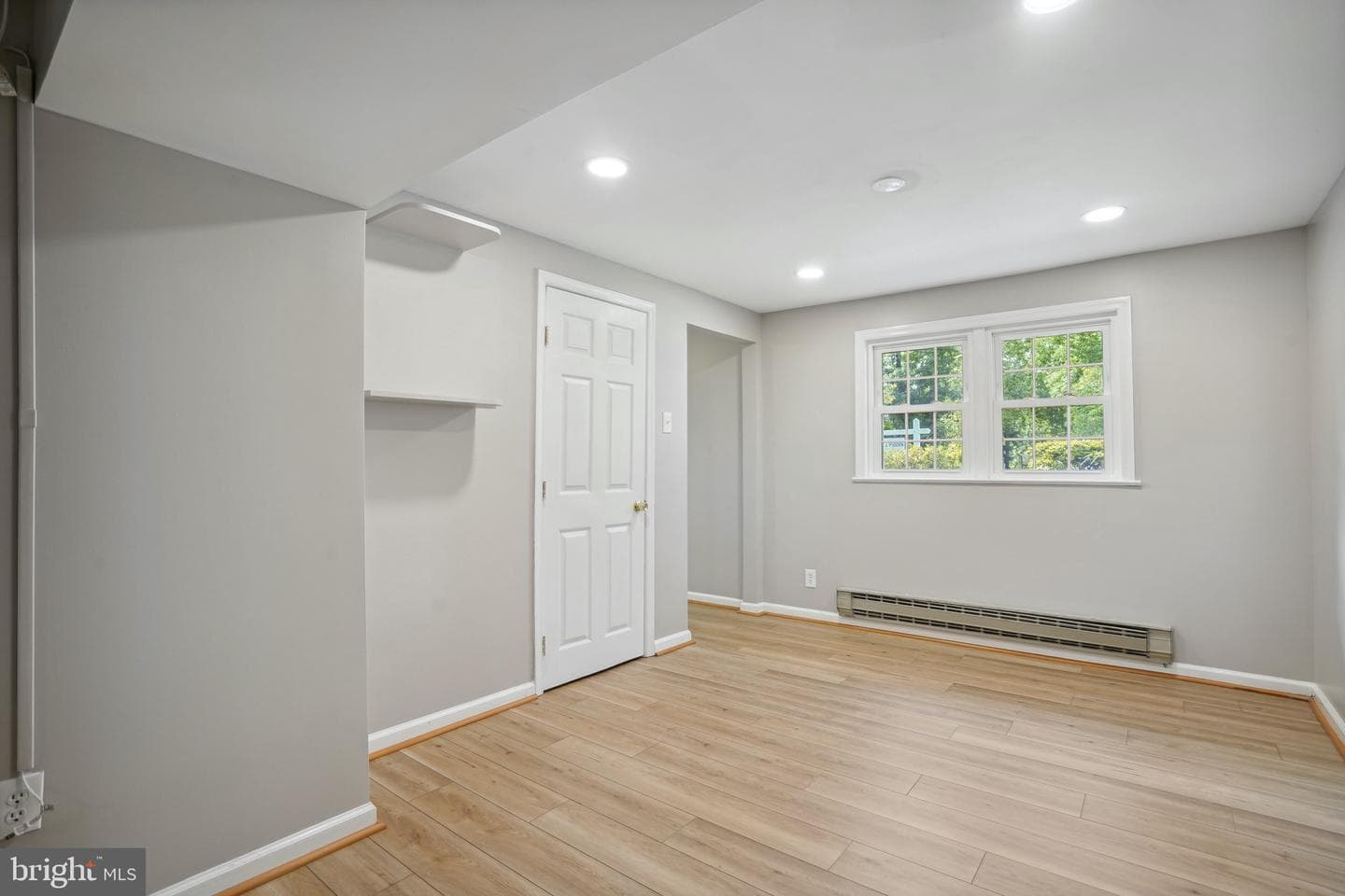 2412 Glenmore Terrace photo 27