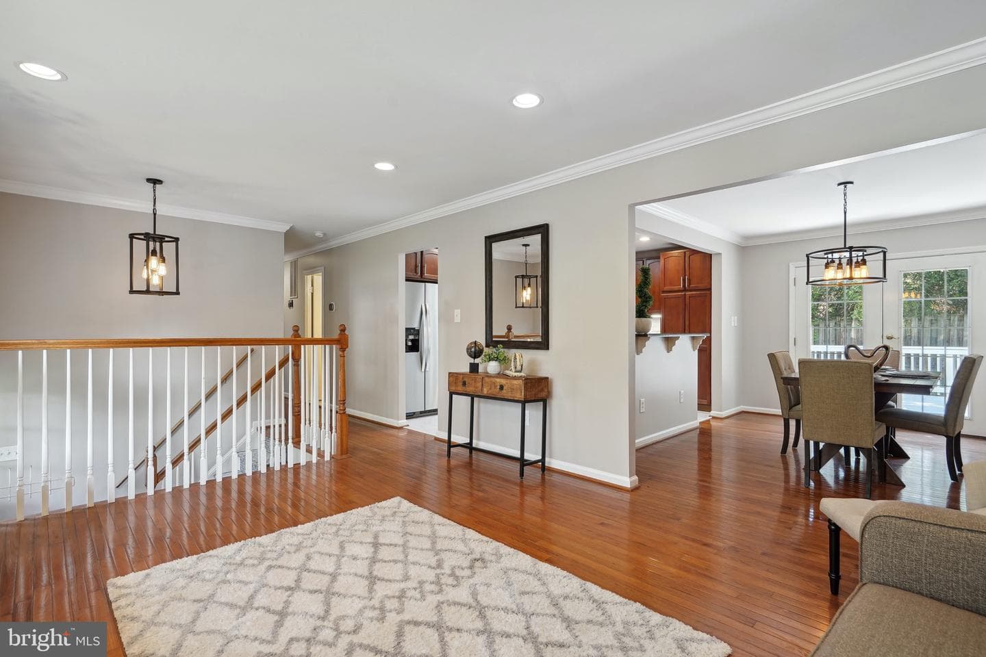 2412 Glenmore Terrace photo 5