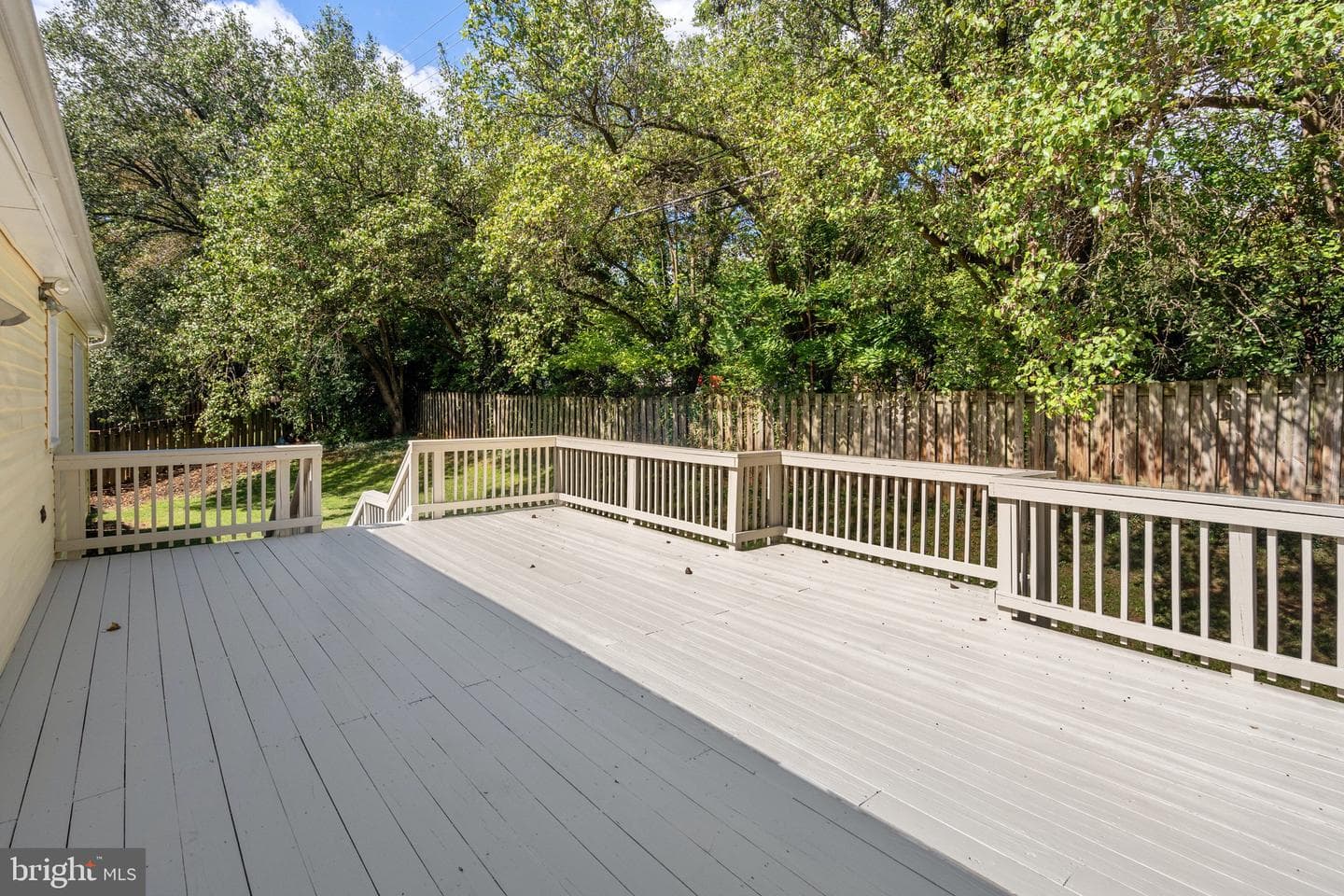 2412 Glenmore Terrace photo 9