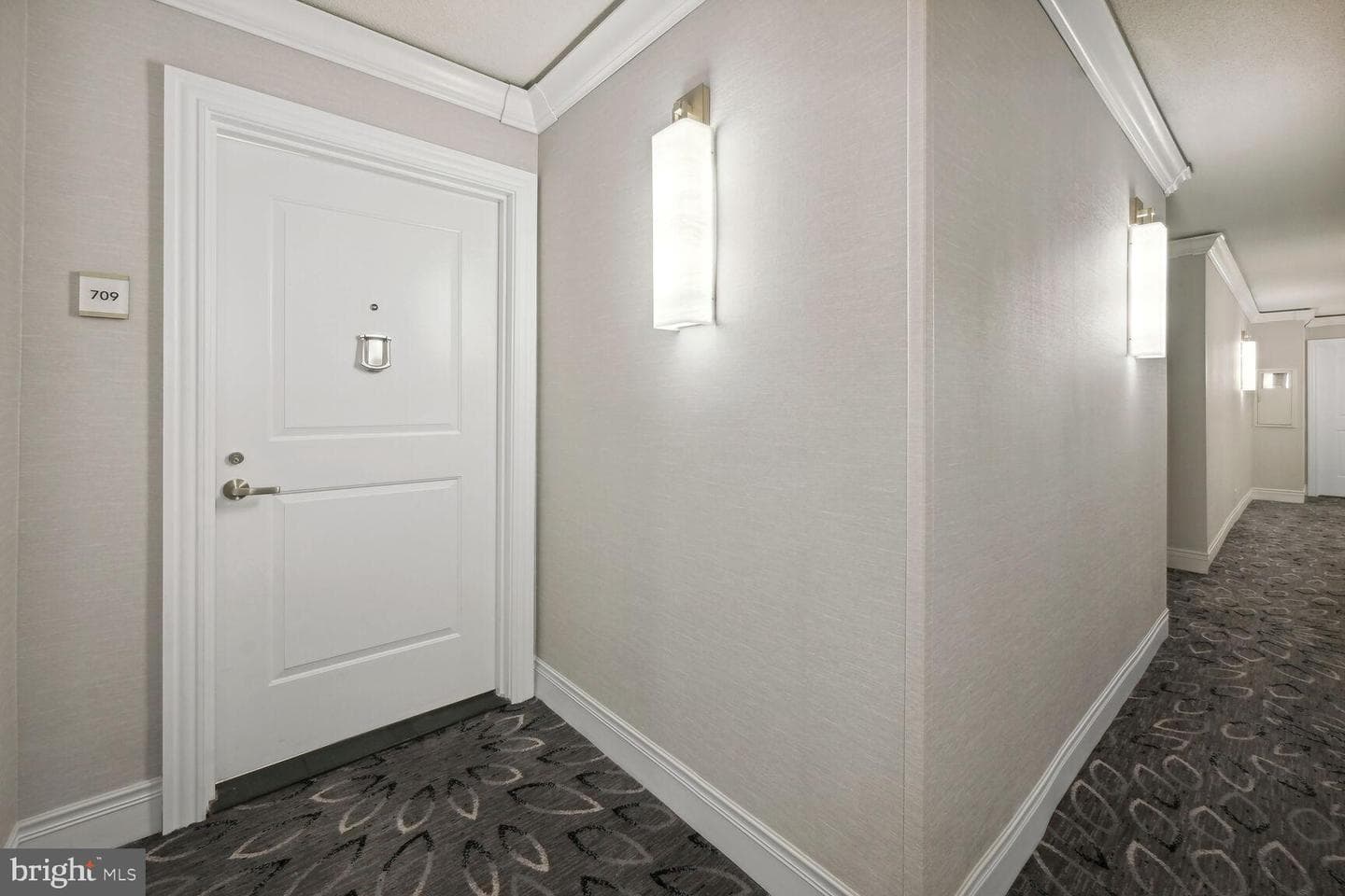 4601 N Park Avenue #709-J photo 2