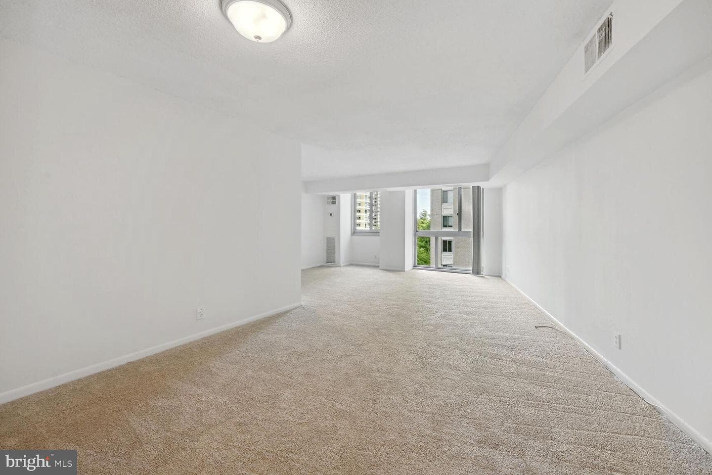 4601 N Park Avenue #709-J photo 4