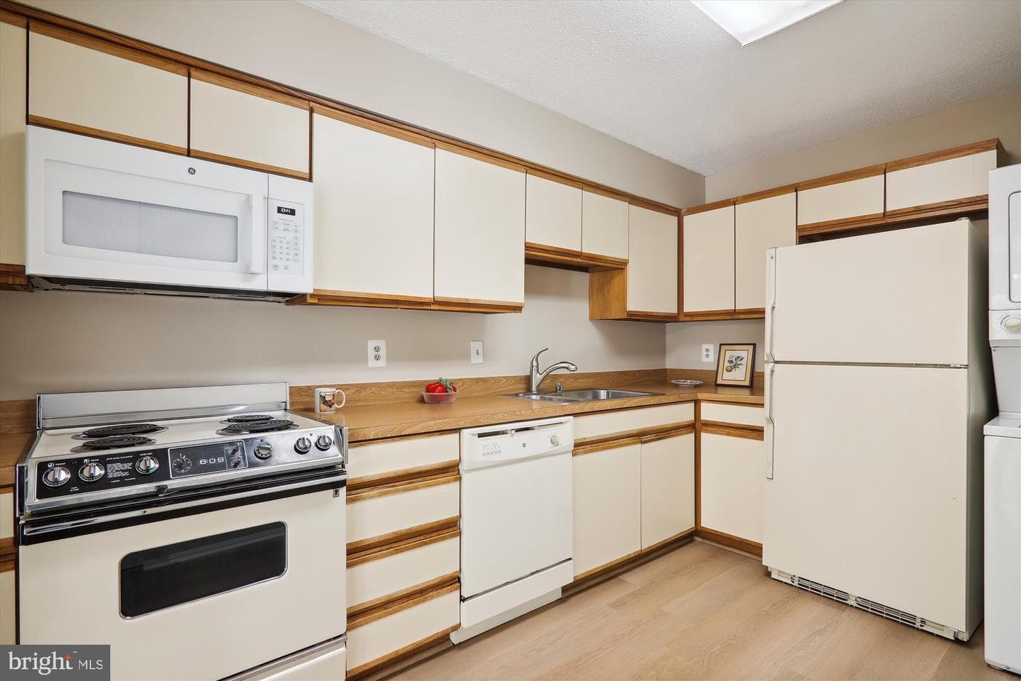 15100 Interlachen Drive #4-816 photo 13