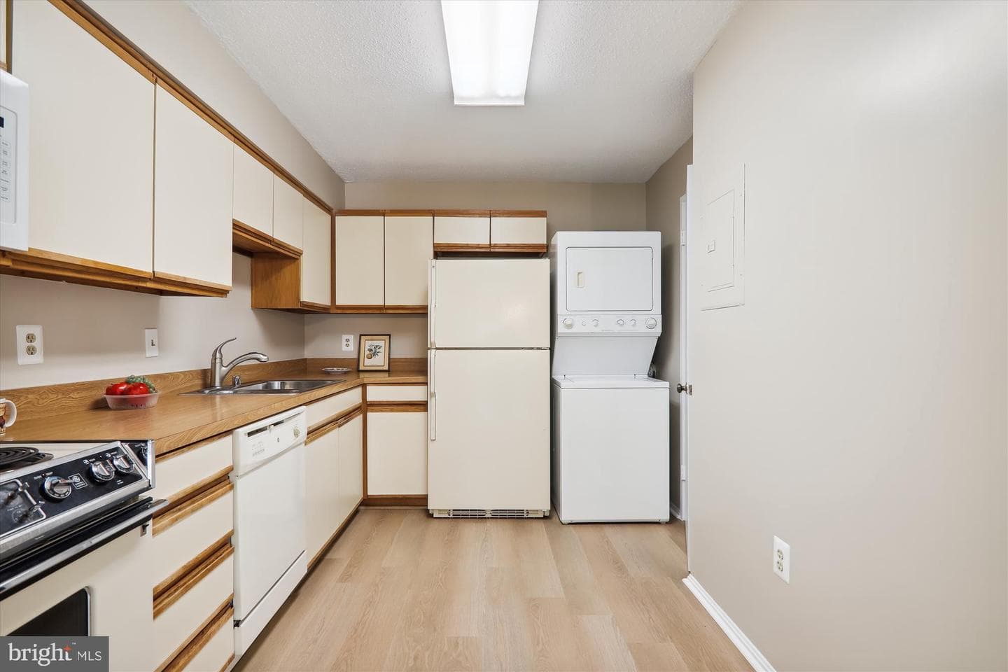 15100 Interlachen Drive #4-816 photo 5