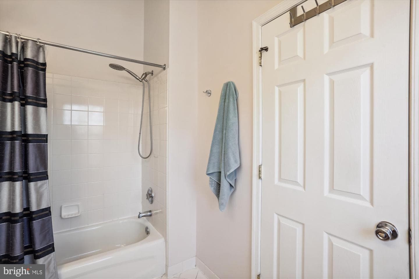 9712 Washingtonian Boulevard photo 16