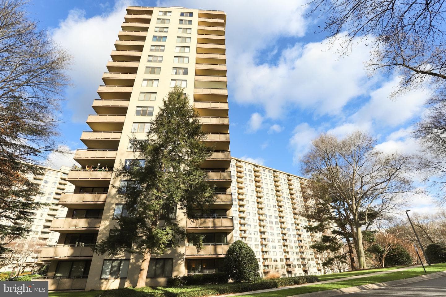 5225 Pooks Hill Road #328s photo 3