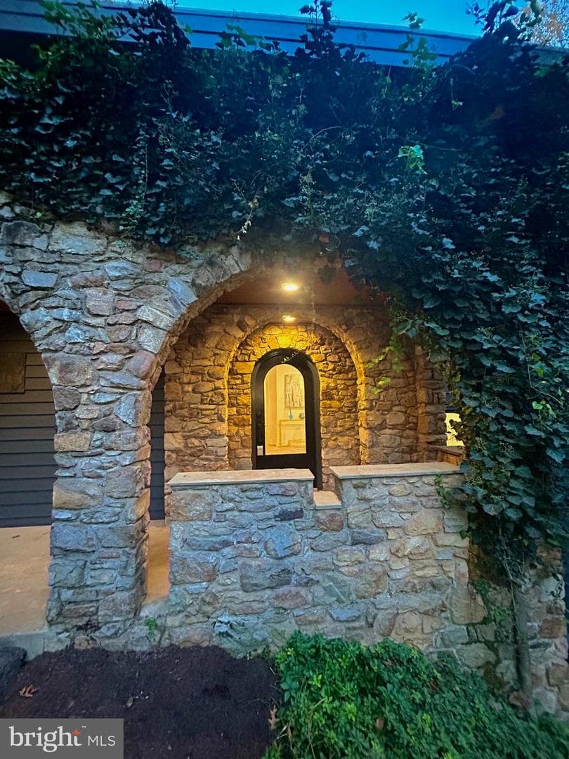 11900 Viewcrest Terrace photo 3