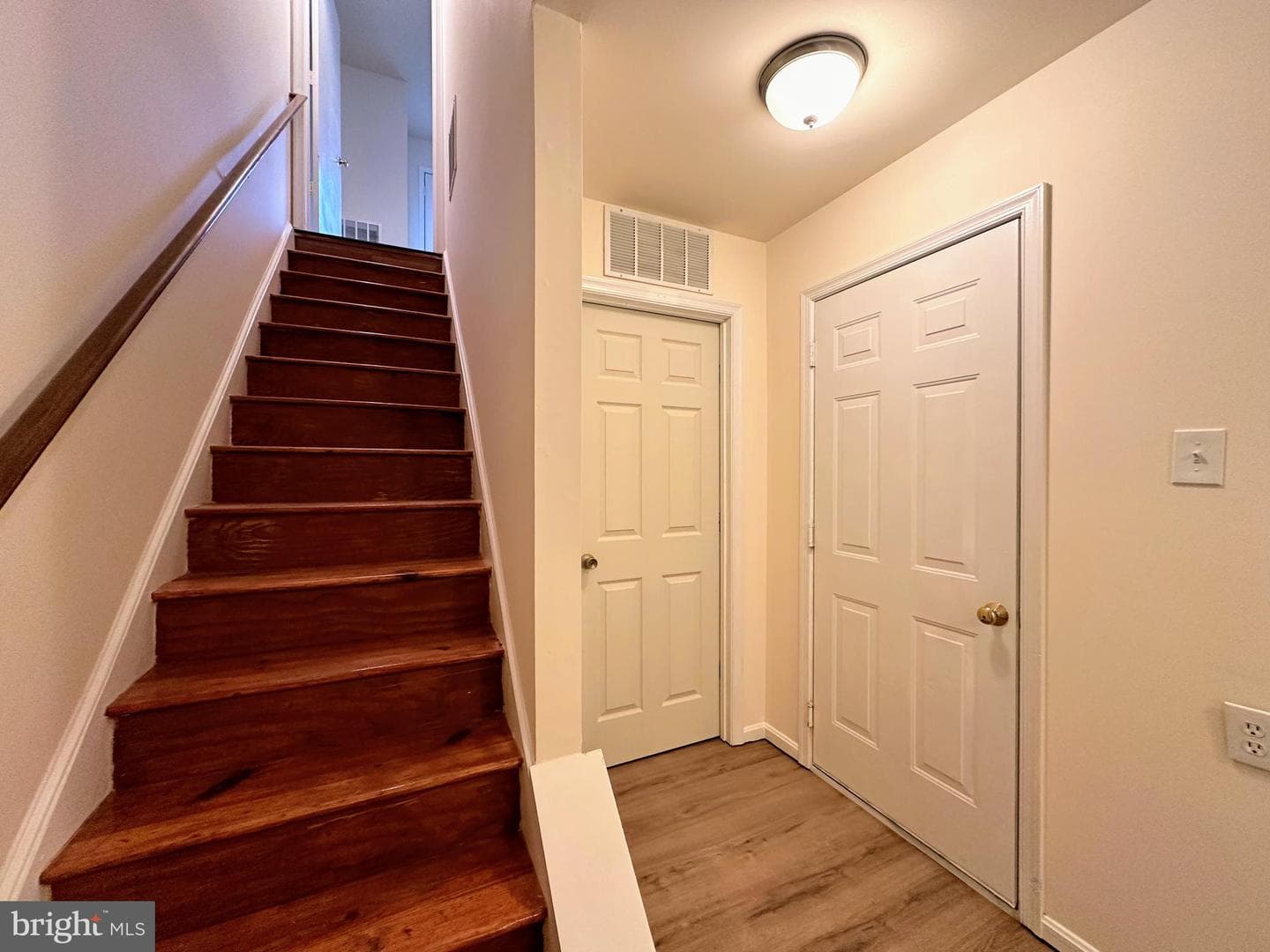 2452 Epstein Court photo 4