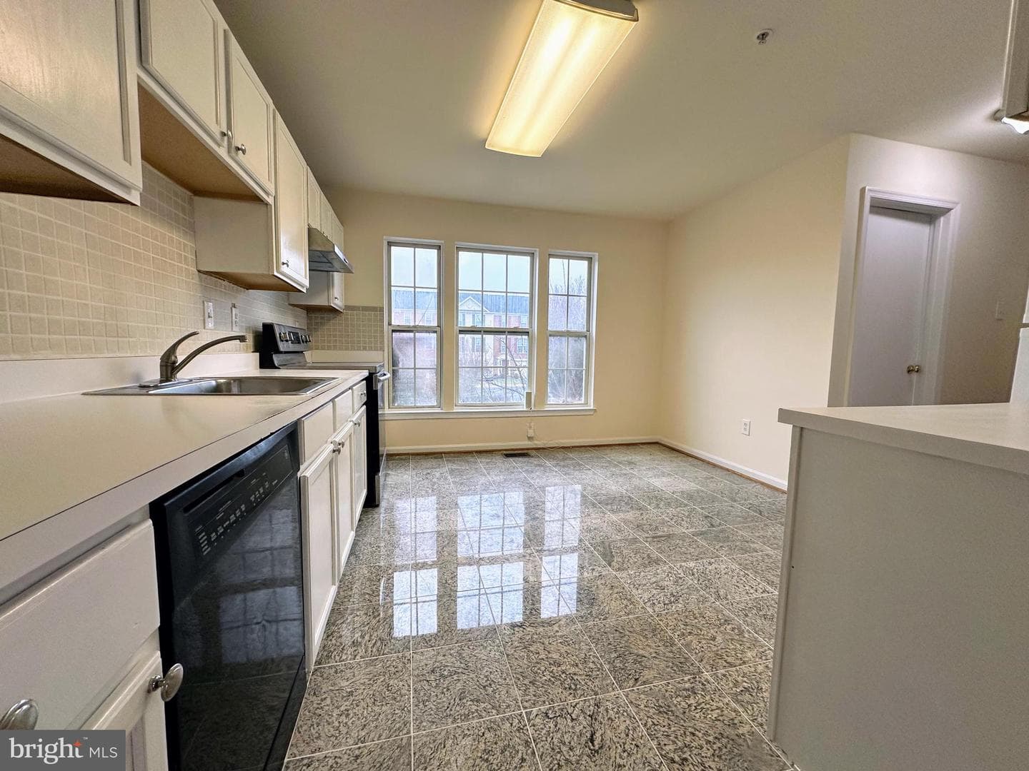 2452 Epstein Court photo 7