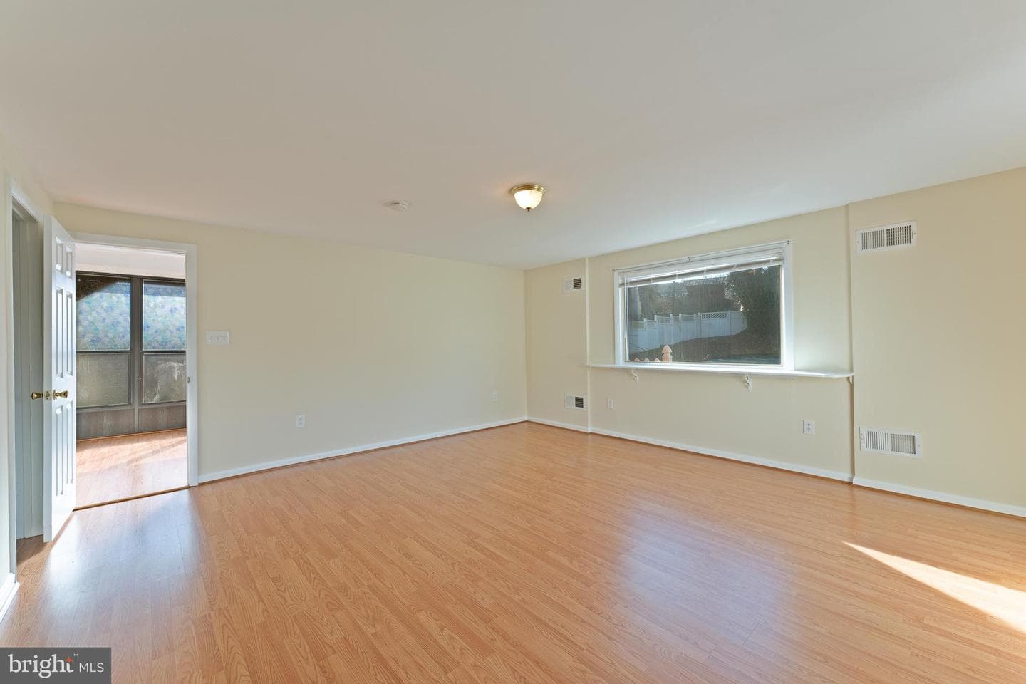 905 Gilbert Road photo 11
