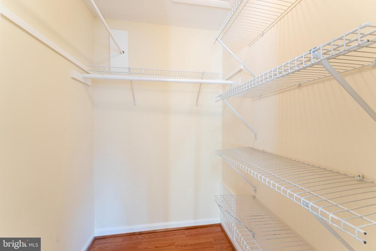905 Gilbert Road photo 12
