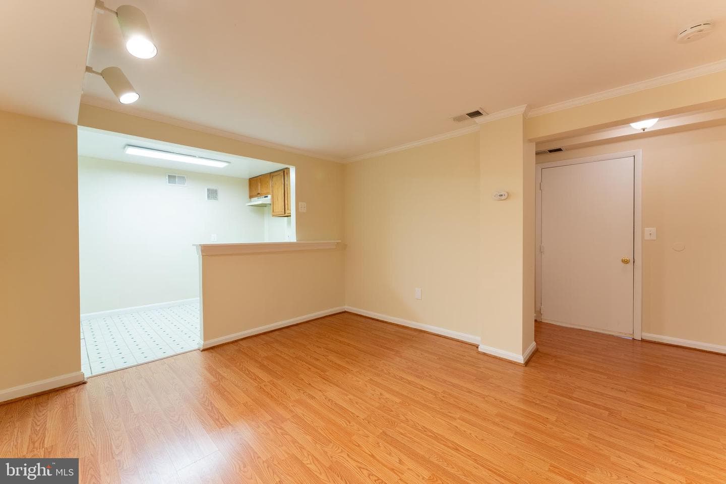 905 Gilbert Road photo 21
