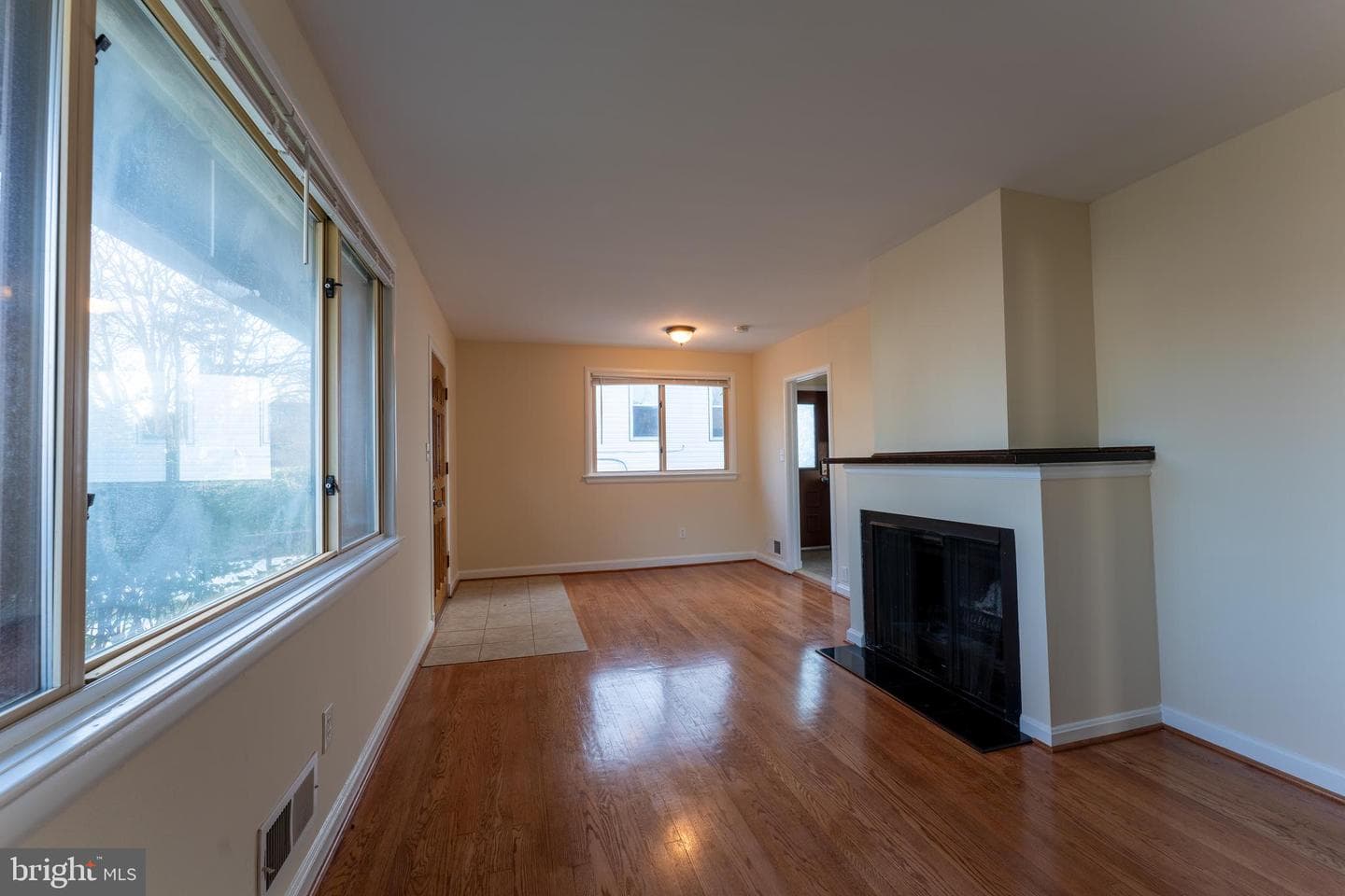 905 Gilbert Road photo 3