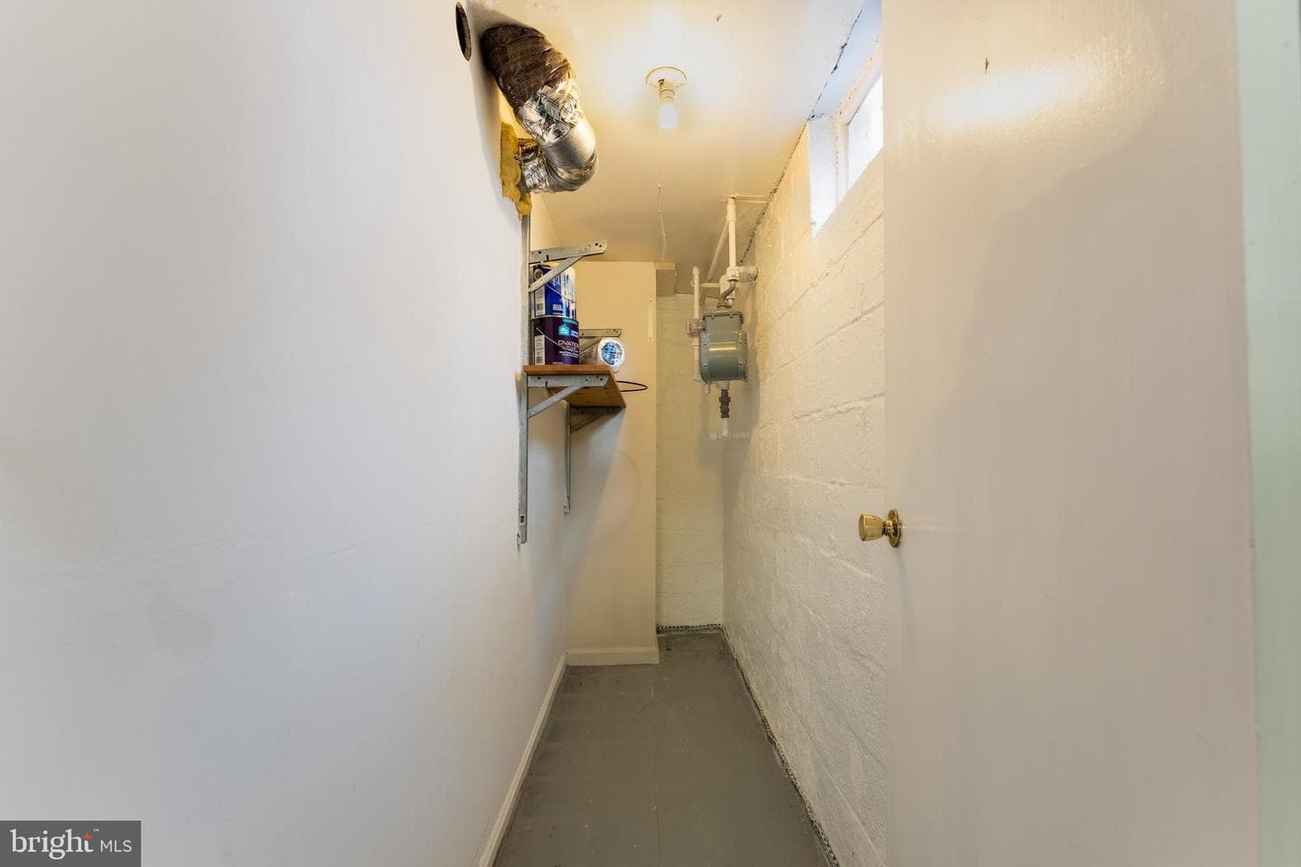 905 Gilbert Road photo 32