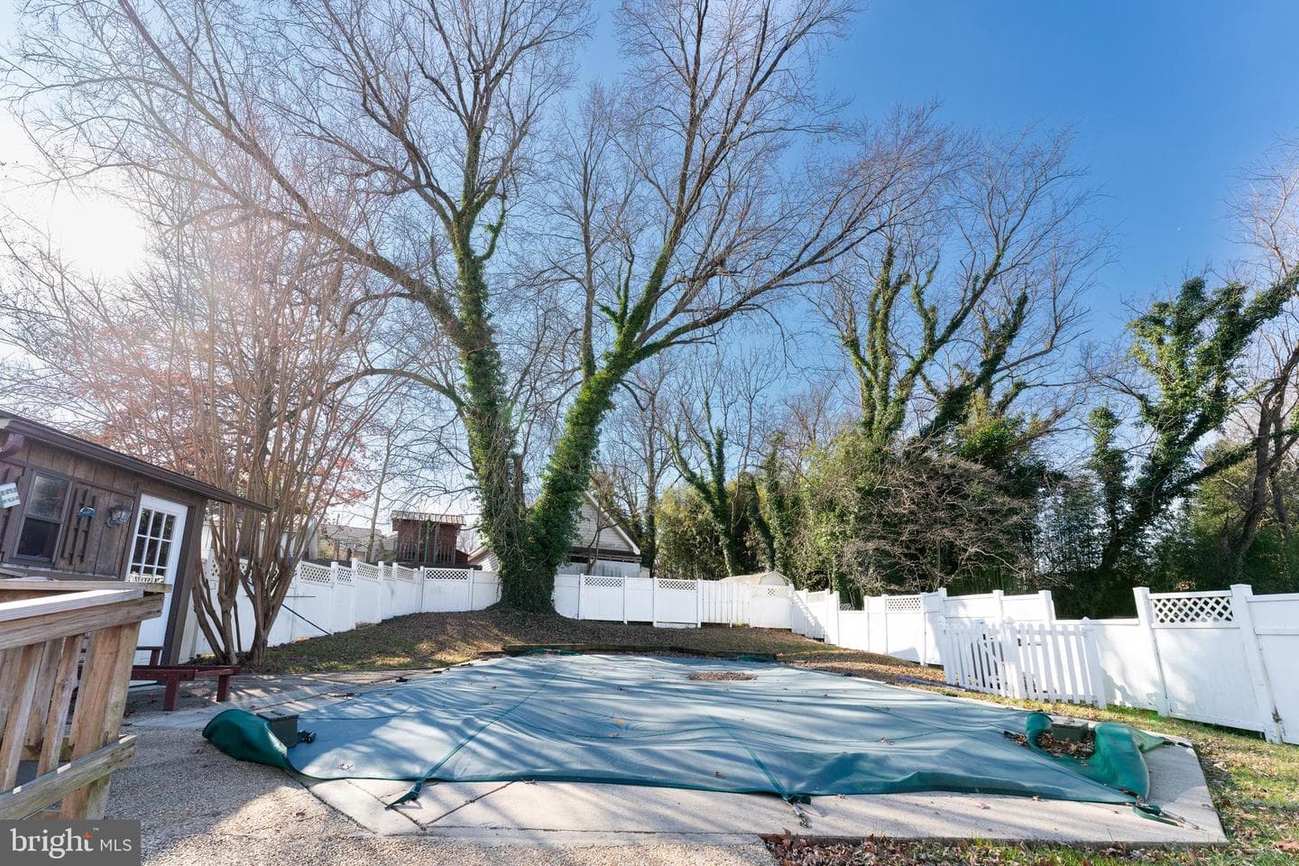 905 Gilbert Road photo 33