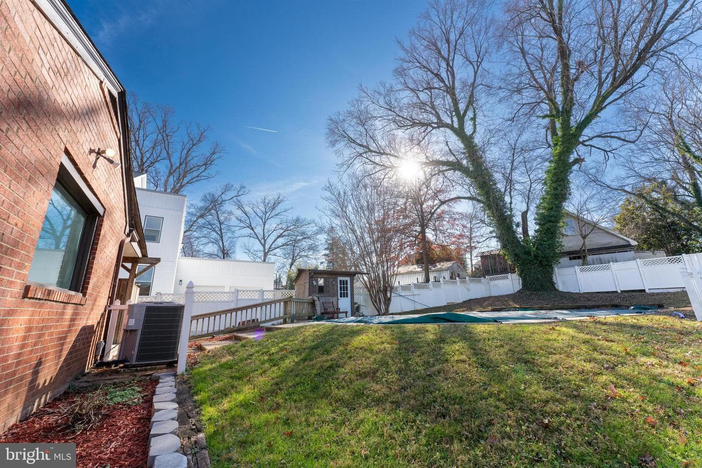905 Gilbert Road photo 34