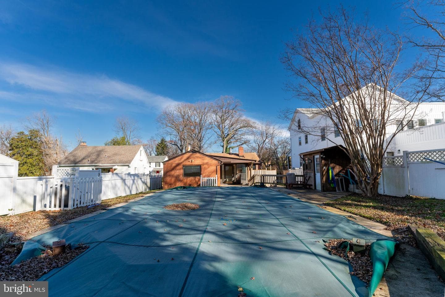 905 Gilbert Road photo 35