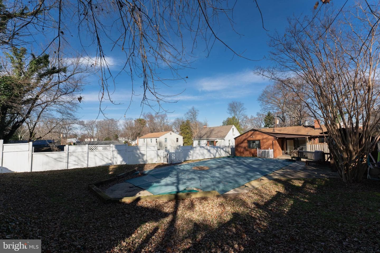 905 Gilbert Road photo 36