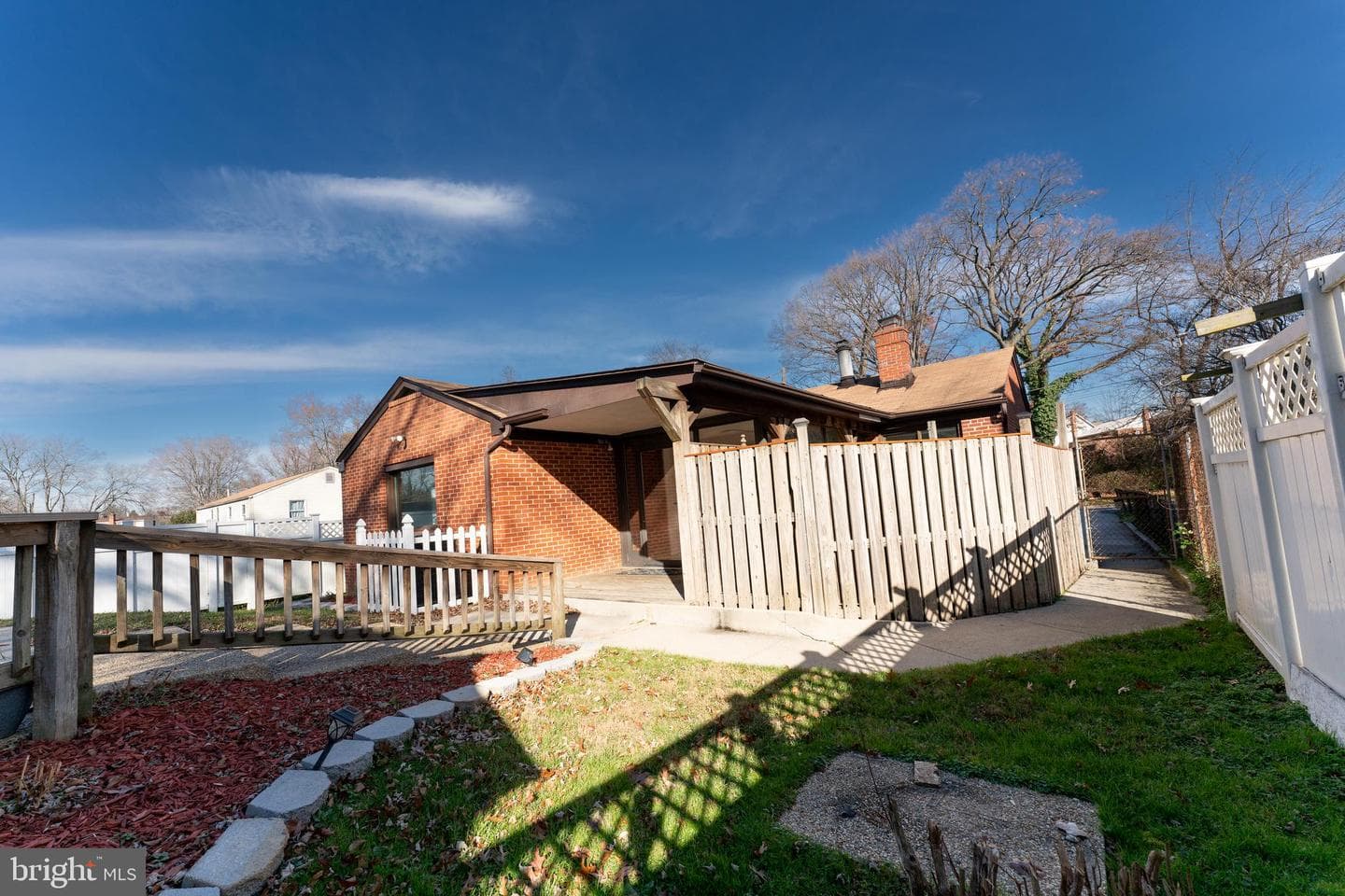 905 Gilbert Road photo 41
