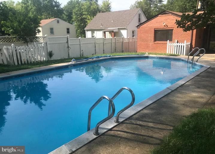 905 Gilbert Road photo 49