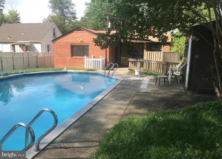 905 Gilbert Road photo 52