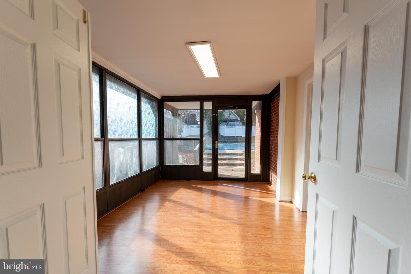 905 Gilbert Road photo 8