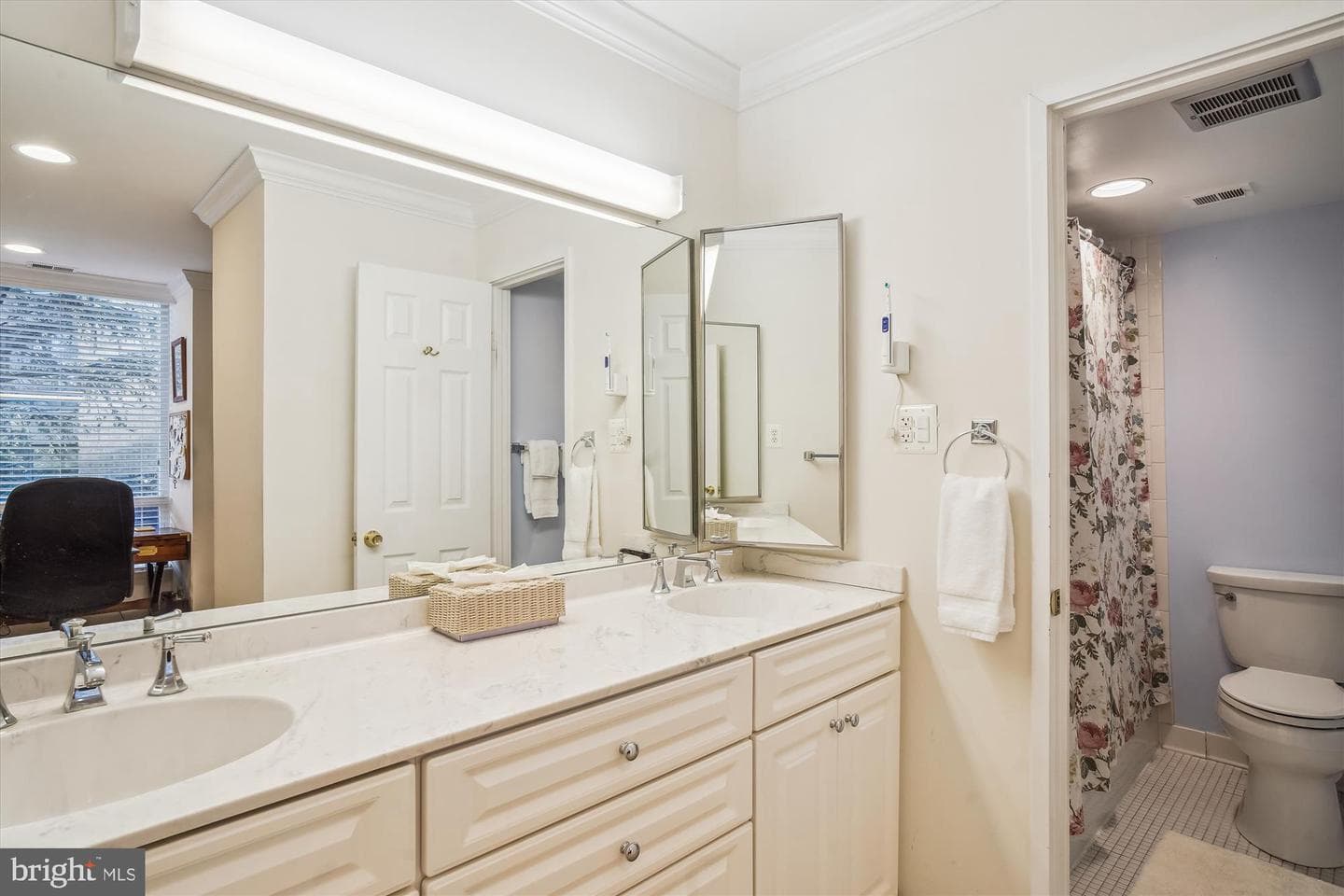 4982 Sentinel Drive #14-306 photo 36