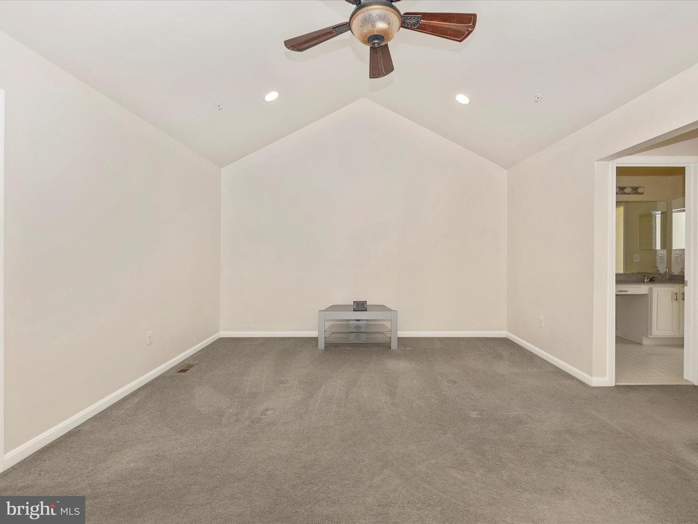 13430 Dutrow photo 35