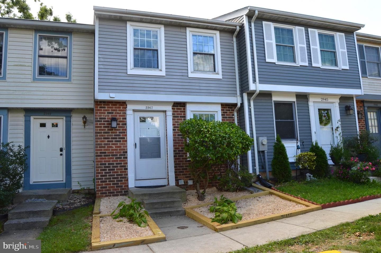 2947 Shepperton Terrace photo 1