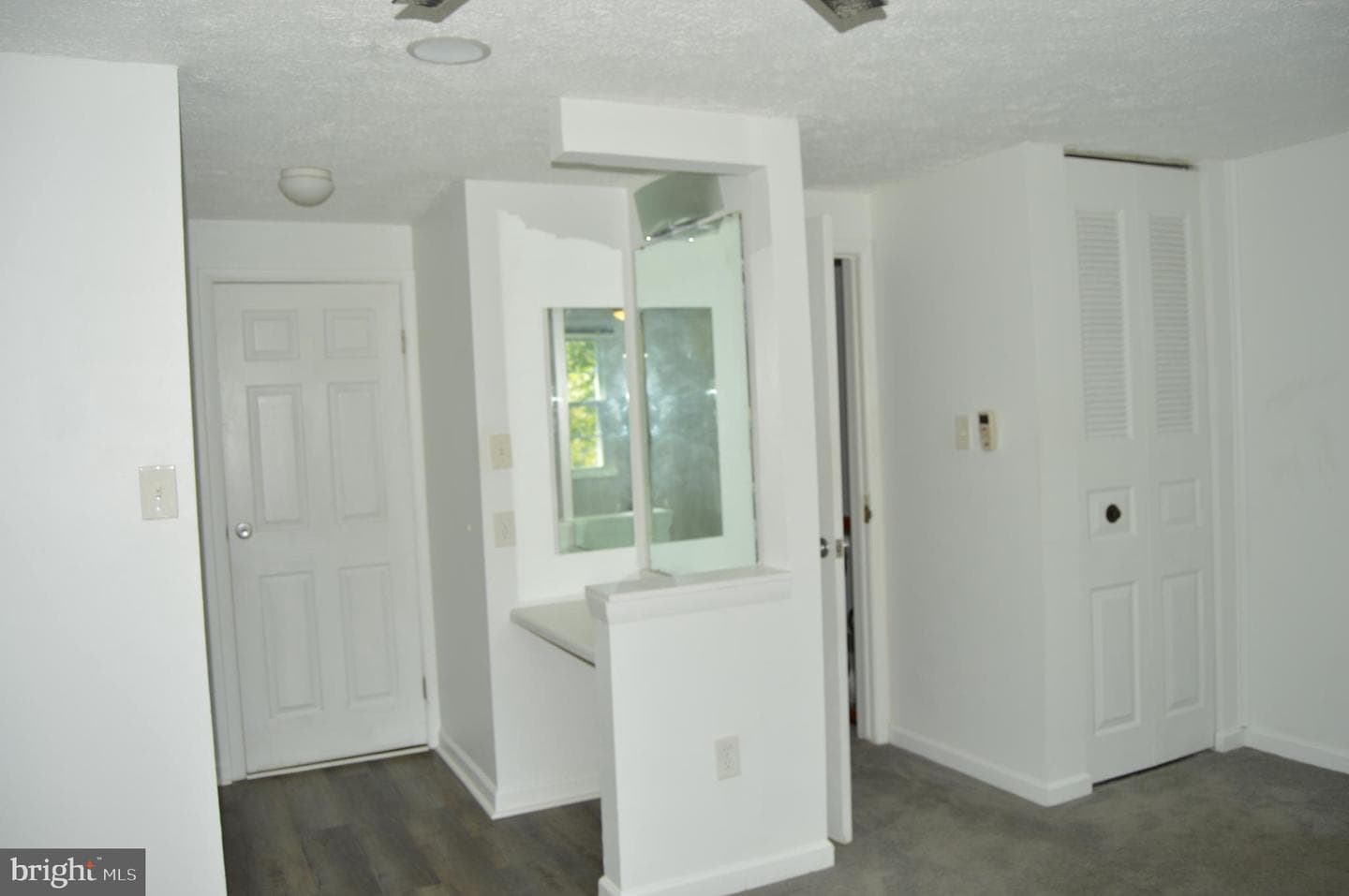 2947 Shepperton Terrace photo 17